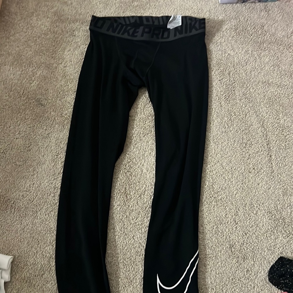 Black Nike pro leggings